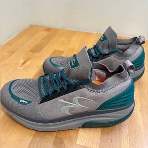 Gdefy MAteem shoes , Gravity Defyer . Gray and Teal Athletic Sneakers